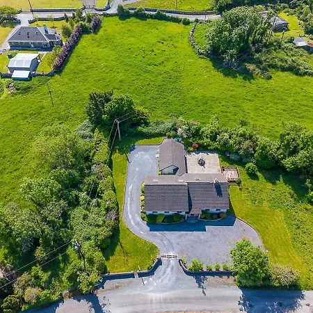 Cozy Countryside Retreat Galway Escape