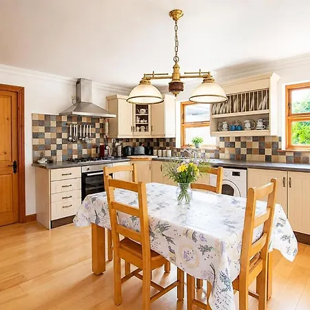Cozy Countryside Retreat Galway Escape