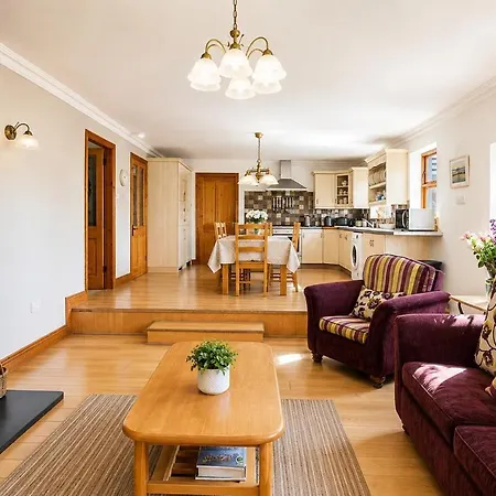 בית נופש Cozy Countryside Retreat Galway Escape